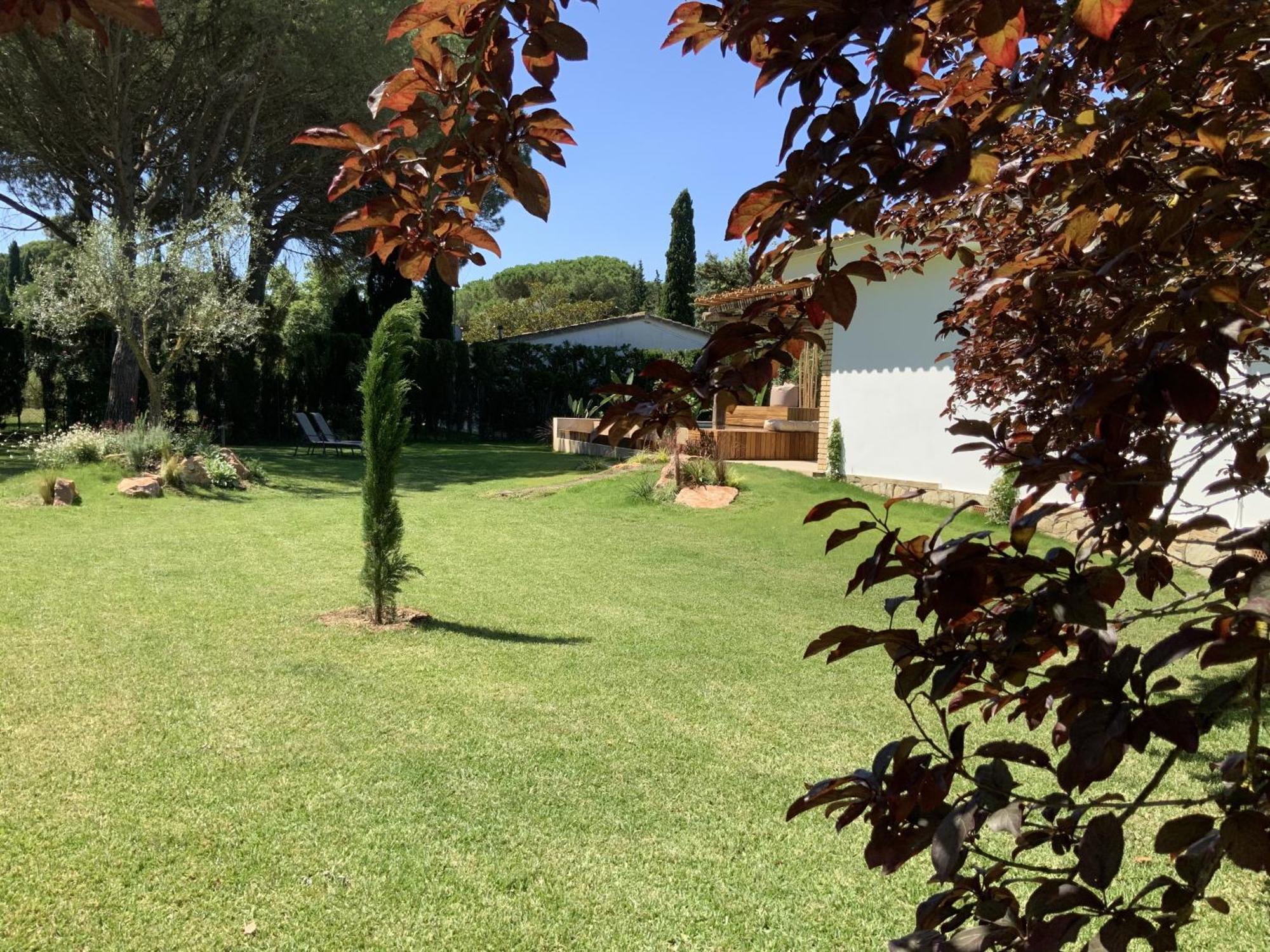 Villa Casa Del Hort, Private Pool & Garden サン・マルティー・ダンプリアス エクステリア 写真